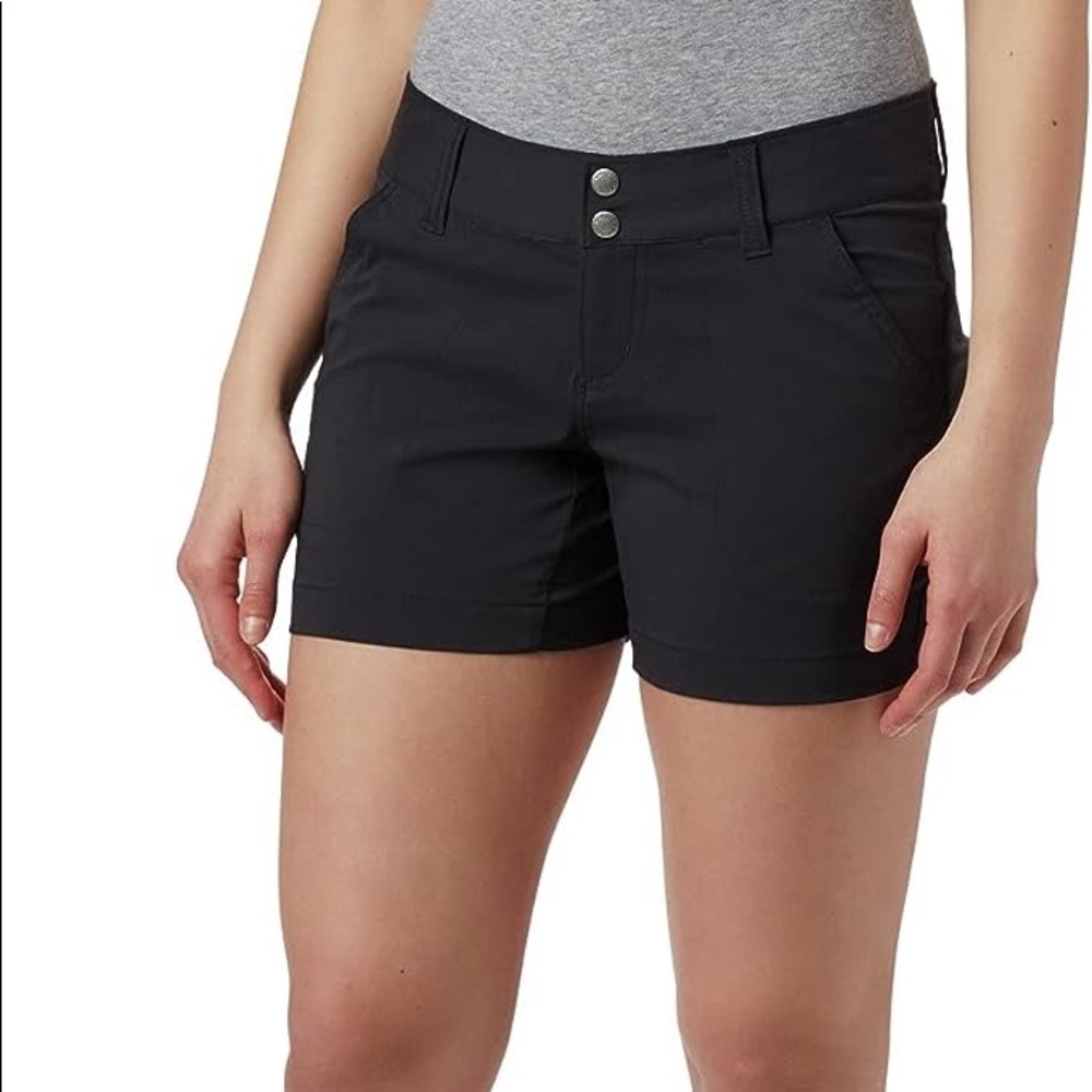 Columbia “Saturday Trail” shorts NWT